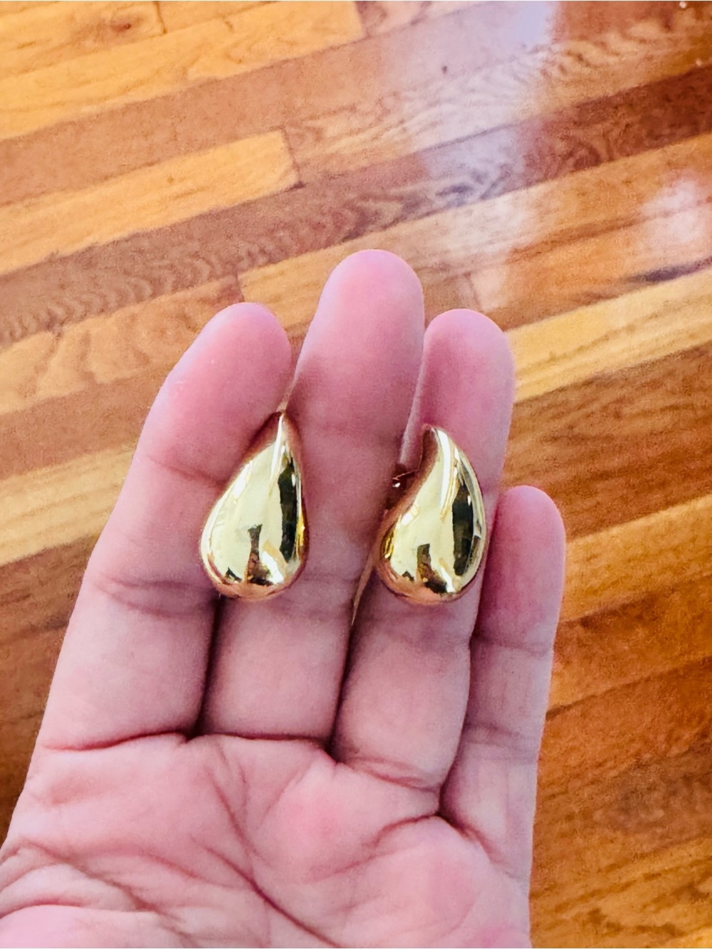 14K Gold Plated Teardrop stud Earrings. New - Women Jewelry